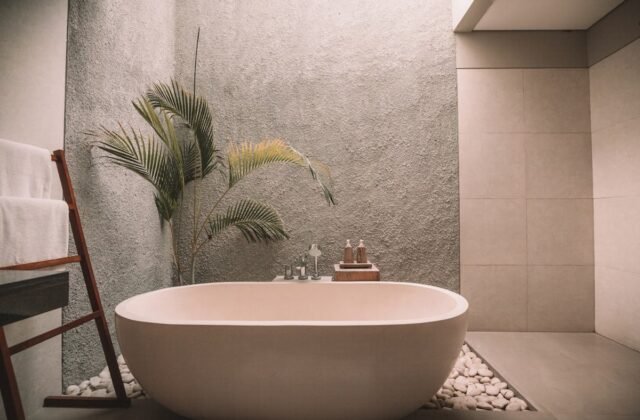 The Everything Shower Routine: Step-by-Step Guide for Silky Skin & Scalp Health