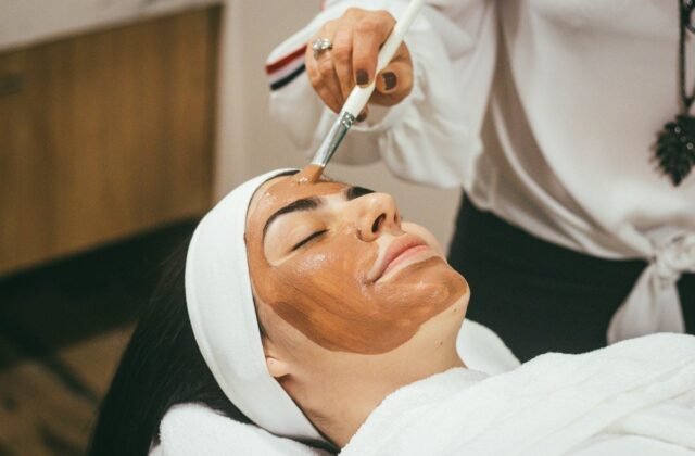 The Skin Barrier Repair Blueprint: How to Heal Compromised Skin in 14 Days
